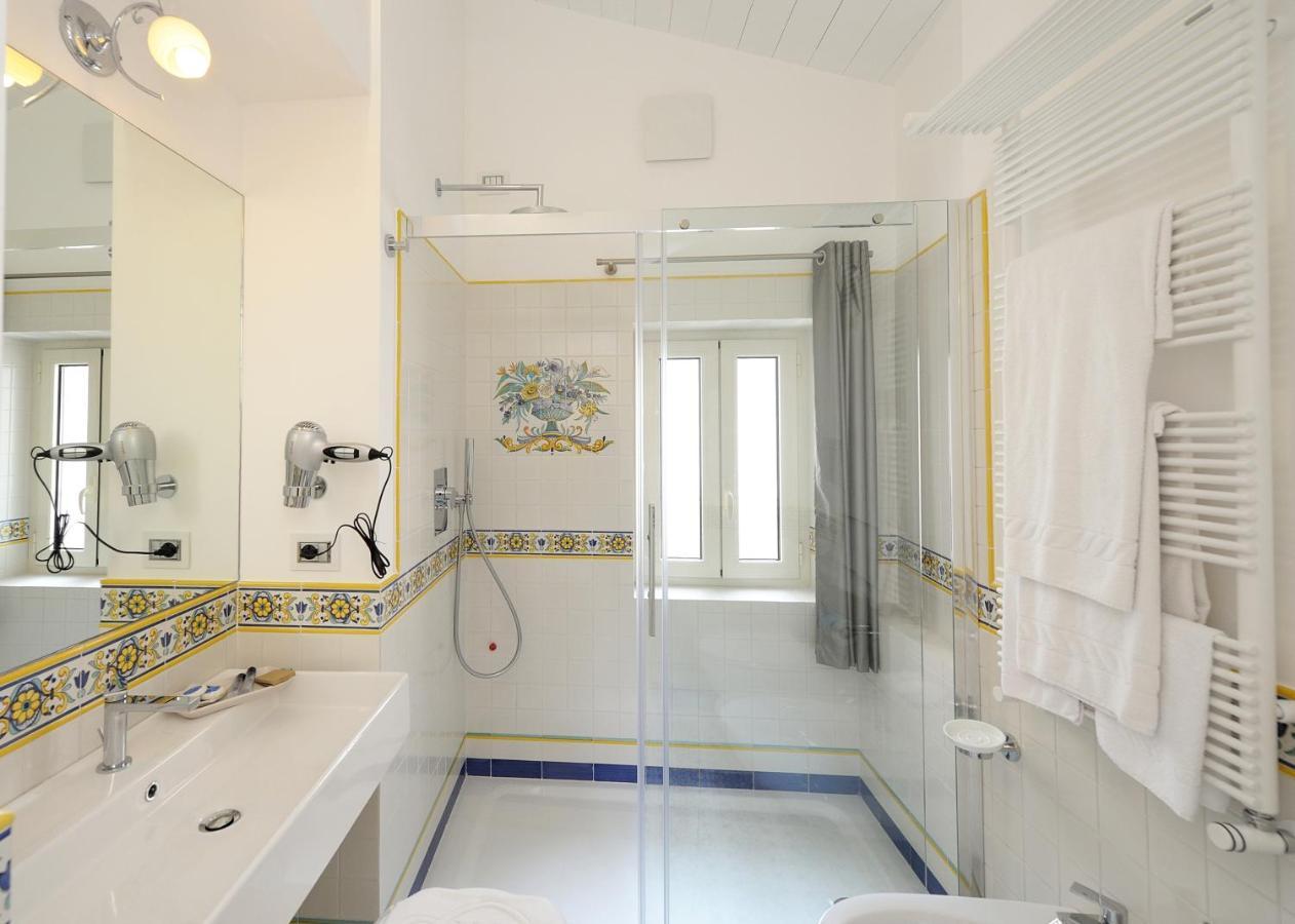 Double Room,1117379976:JPEG